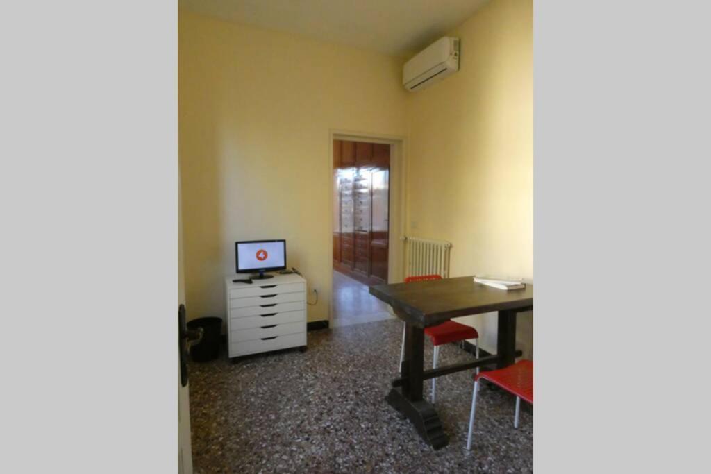 Casa Storica E Confortevole Empoli Bagian luar foto