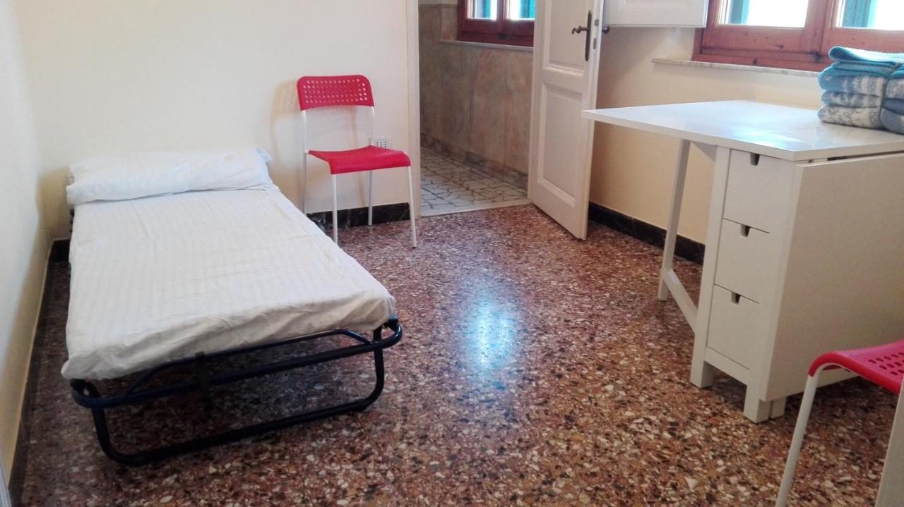 Casa Storica E Confortevole Empoli Bagian luar foto